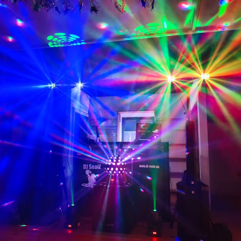 Professionelle Ton- und Lichttechnik inklusive starkem Subwoofer für Events von DJ SealZ.